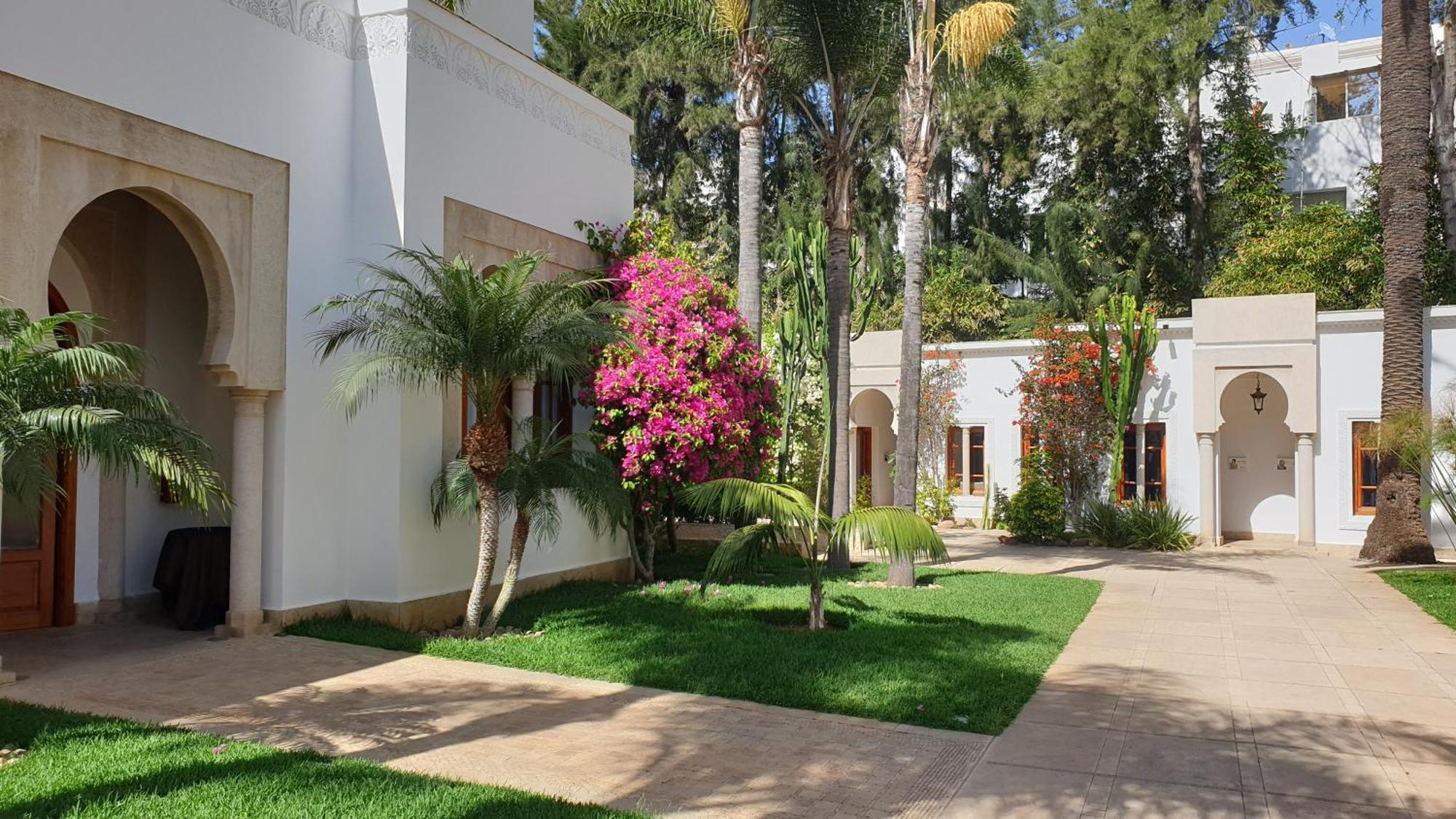 Appartement Agreable Avec 2 Tres Belles Terrasses Au Coeur De Rabat Eksteriør billede